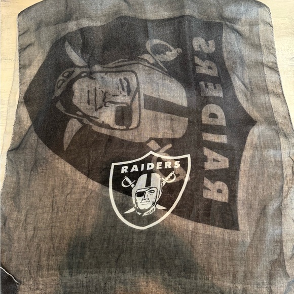 Las Vegas Raiders Fashion Scarf - Forever Collectibles - Brand New, one size - Picture 2 of 3